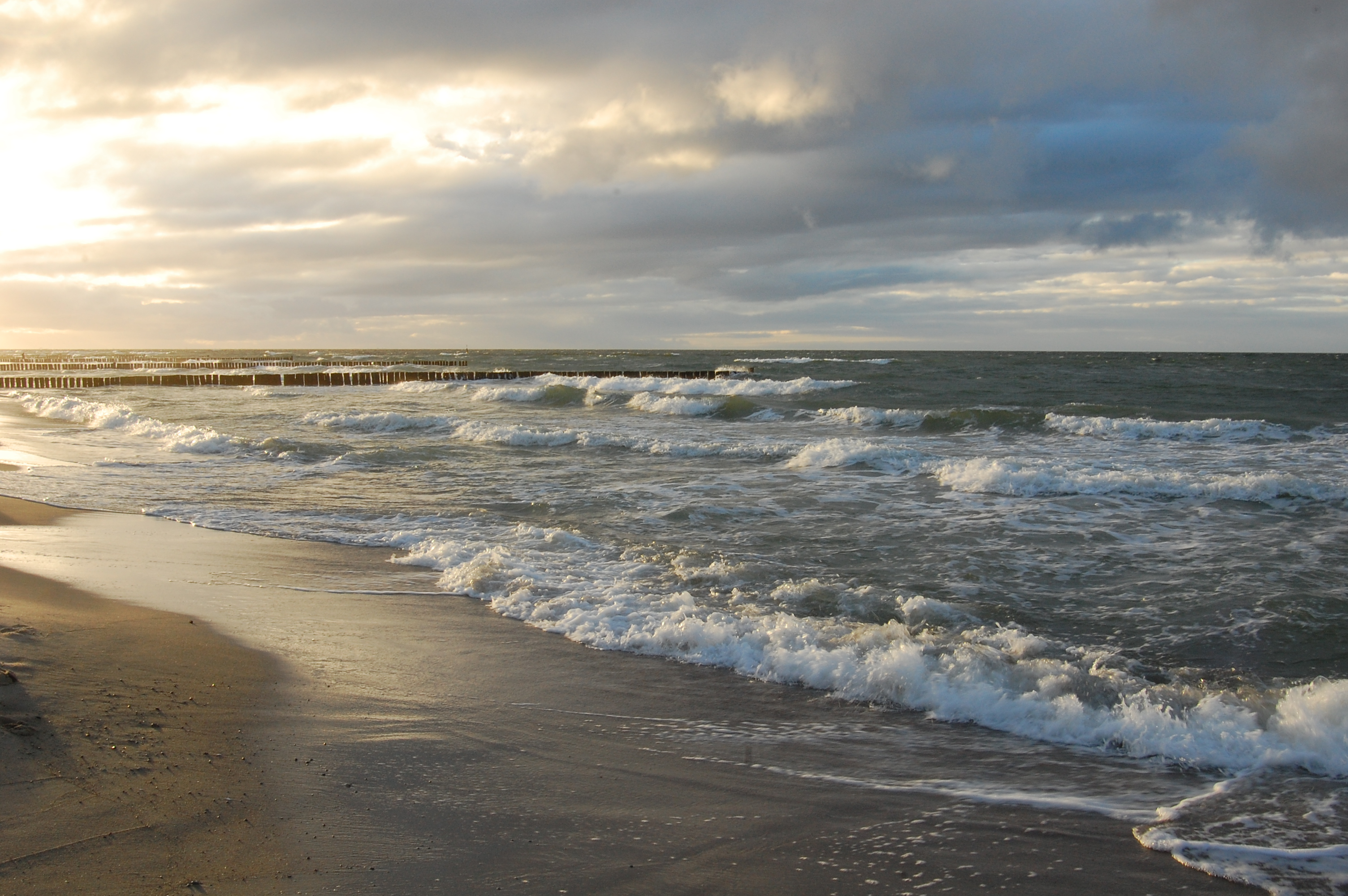 the waves of the Baltic Sea by onethatranaway