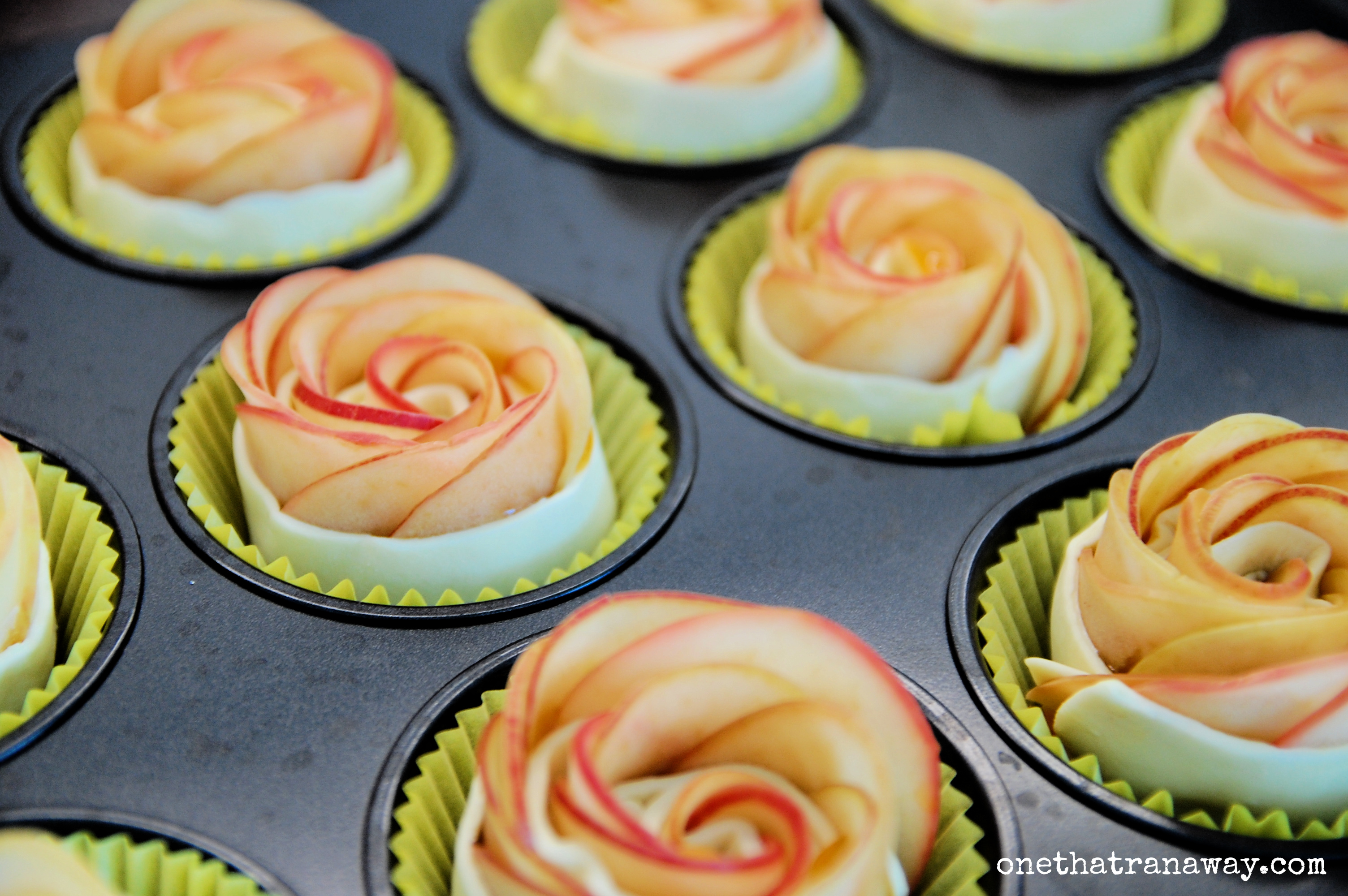 puff pastry apple roses before baking