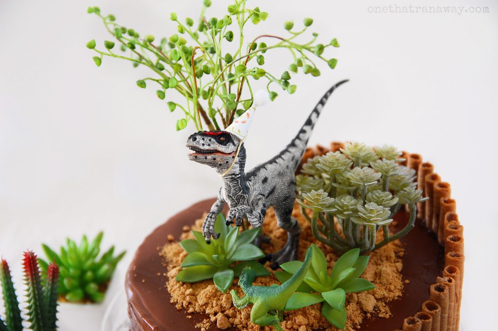 Cake With A Raptor Velociraptor Birthday Party Cake - one that ran away